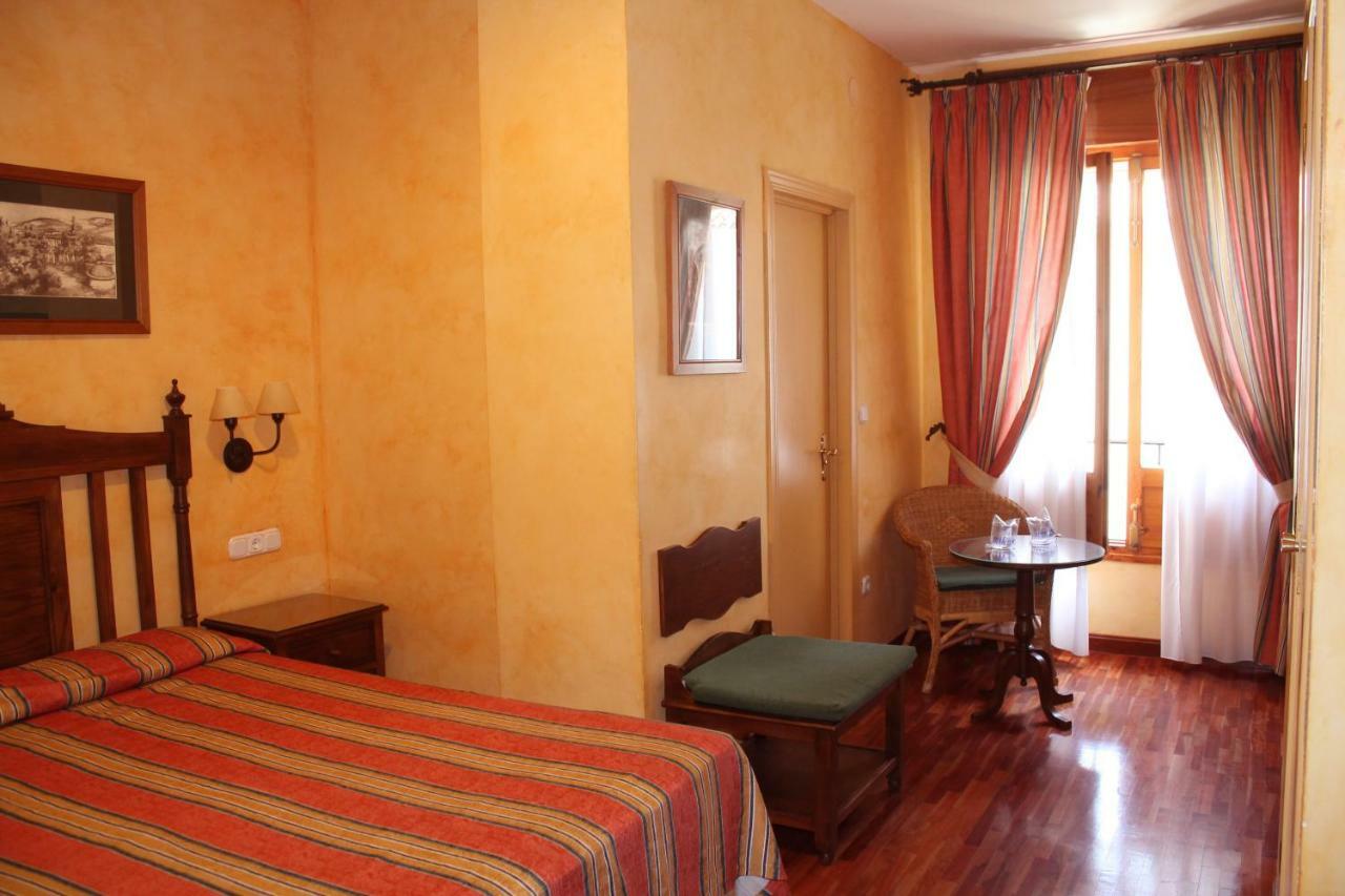 Double or Twin Room,817064960:JPEG